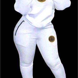 Women’s tracksuit sweet shirt an pants